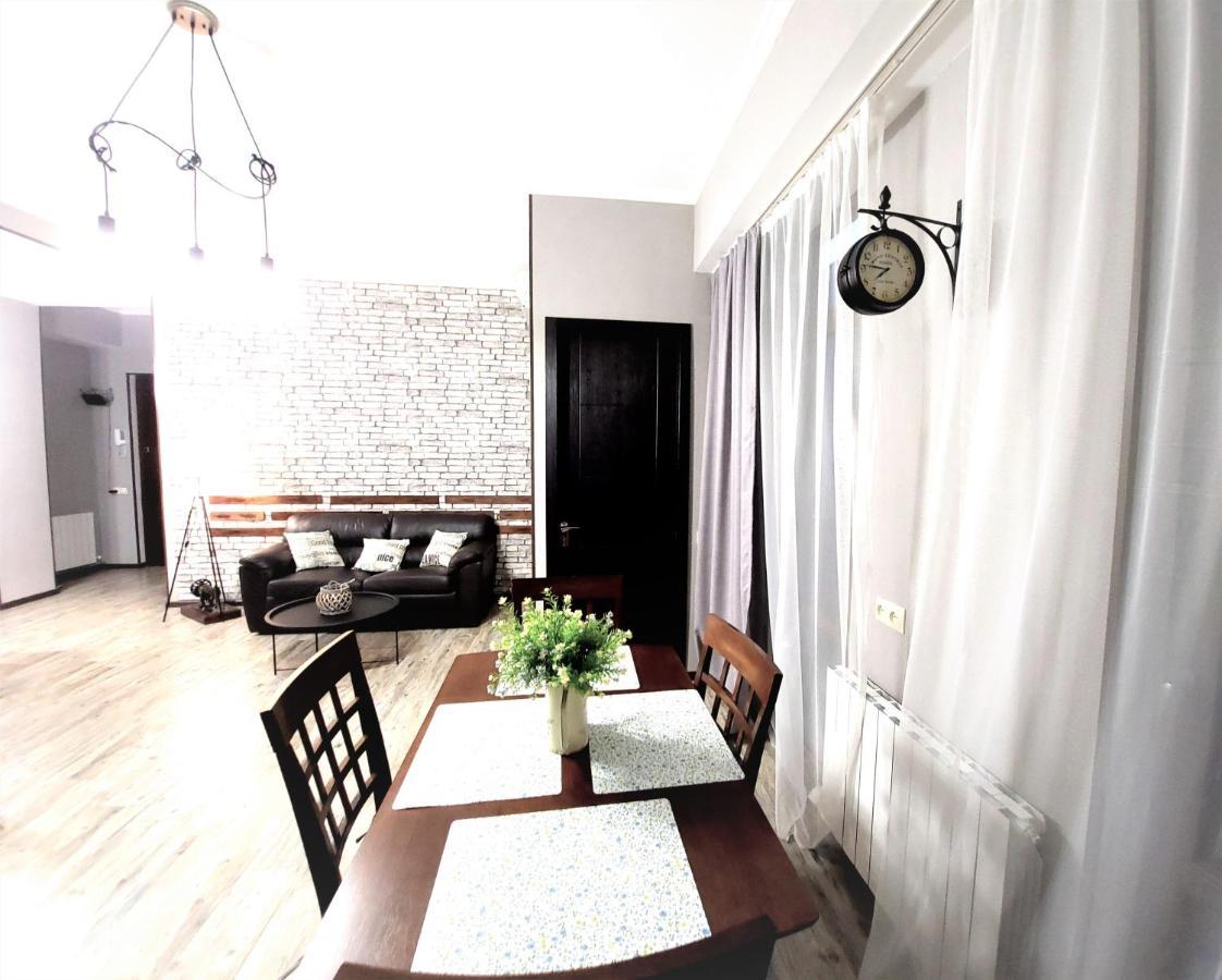 Avlabari Apartment - New One Tbilisi Exteriör bild